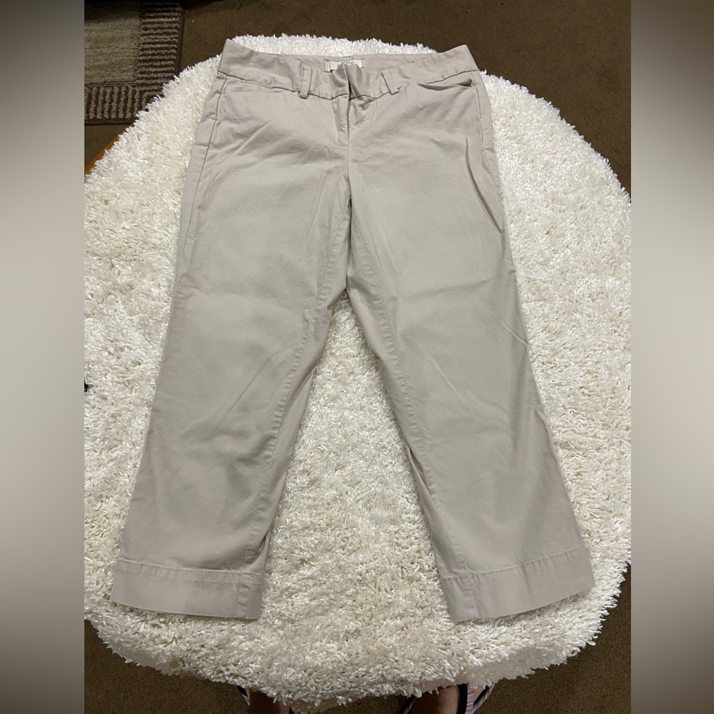 😁 5/$25 LOFT Women’s Cream Beige CROP Pants